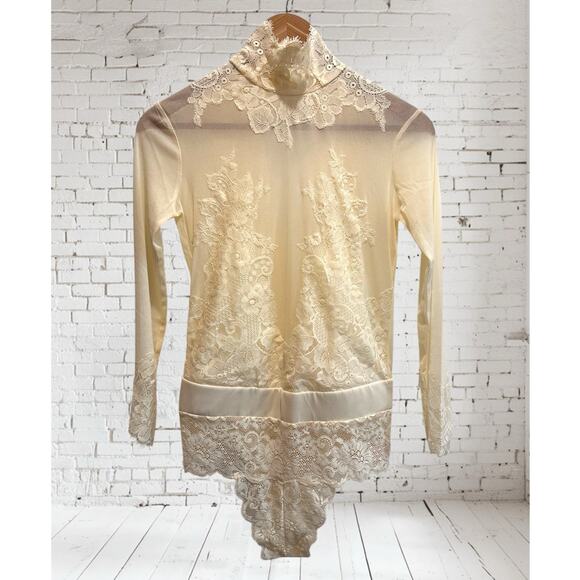 We Are HAH Take HAH Bow Reversible Bodysuit Med La Creme Shear Lace Plunge NWT - Picture 5 of 15
